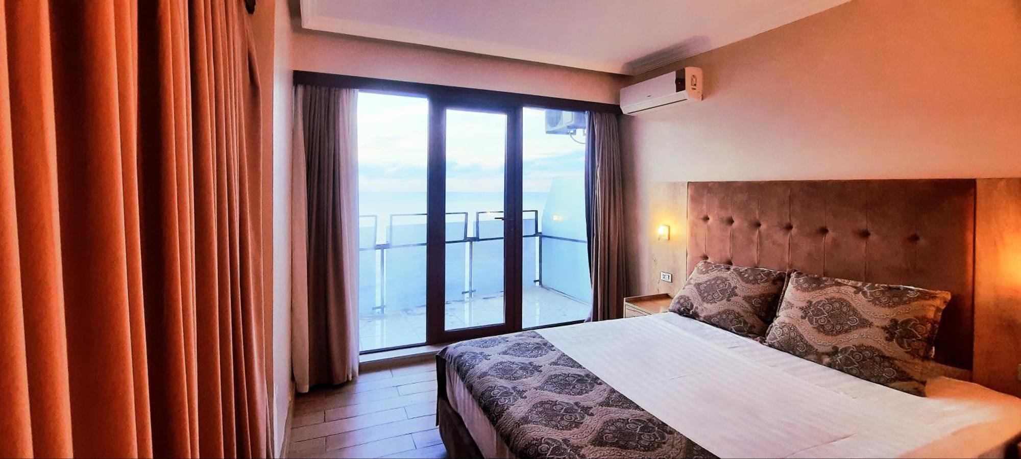 Ashtal Beach Hotel Батуми Экстерьер фото