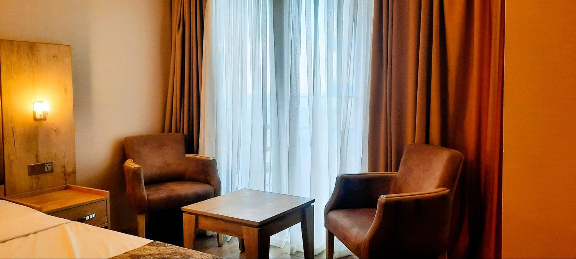 Ashtal Beach Hotel Батуми Экстерьер фото