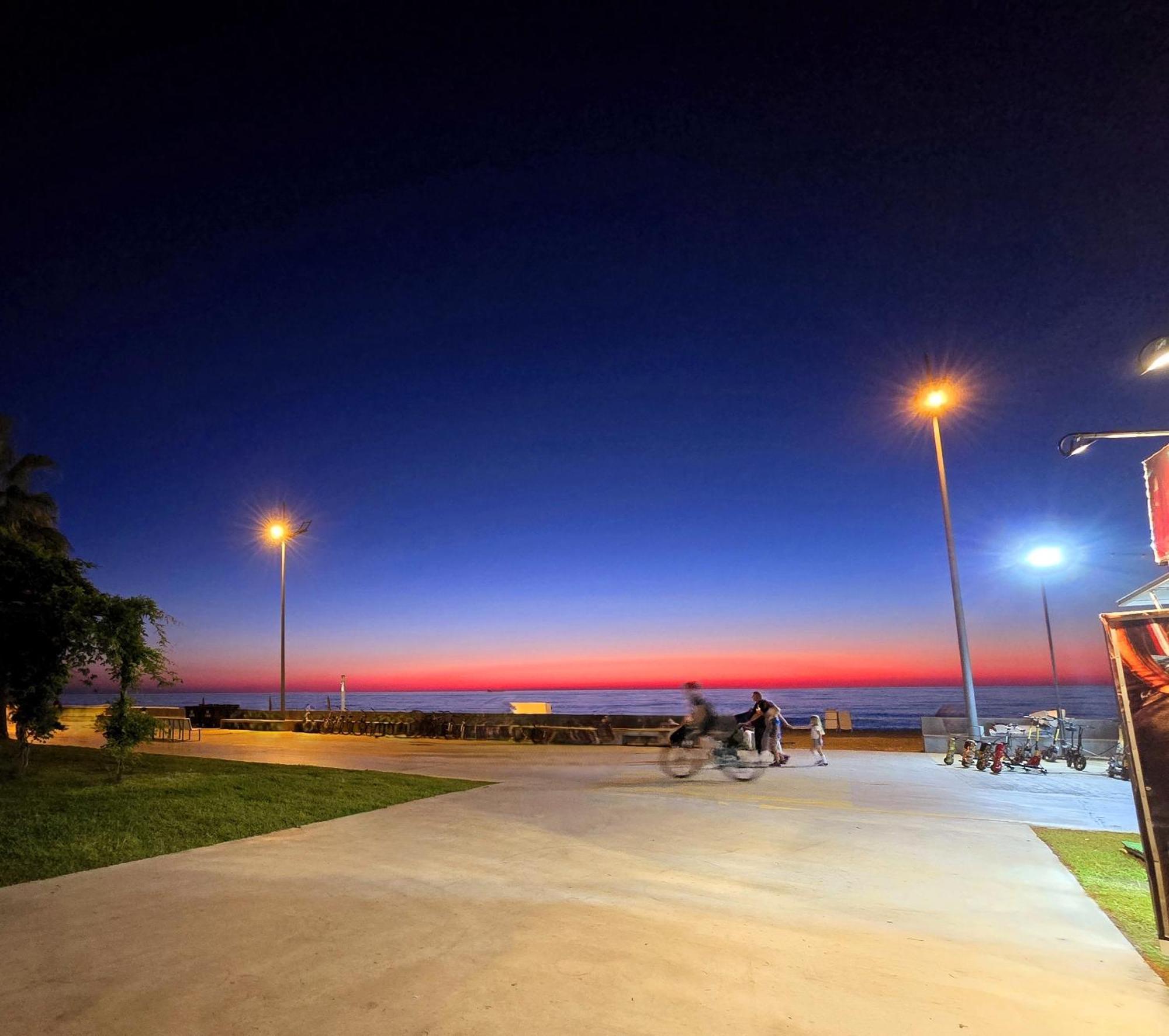 Ashtal Beach Hotel Батуми Экстерьер фото