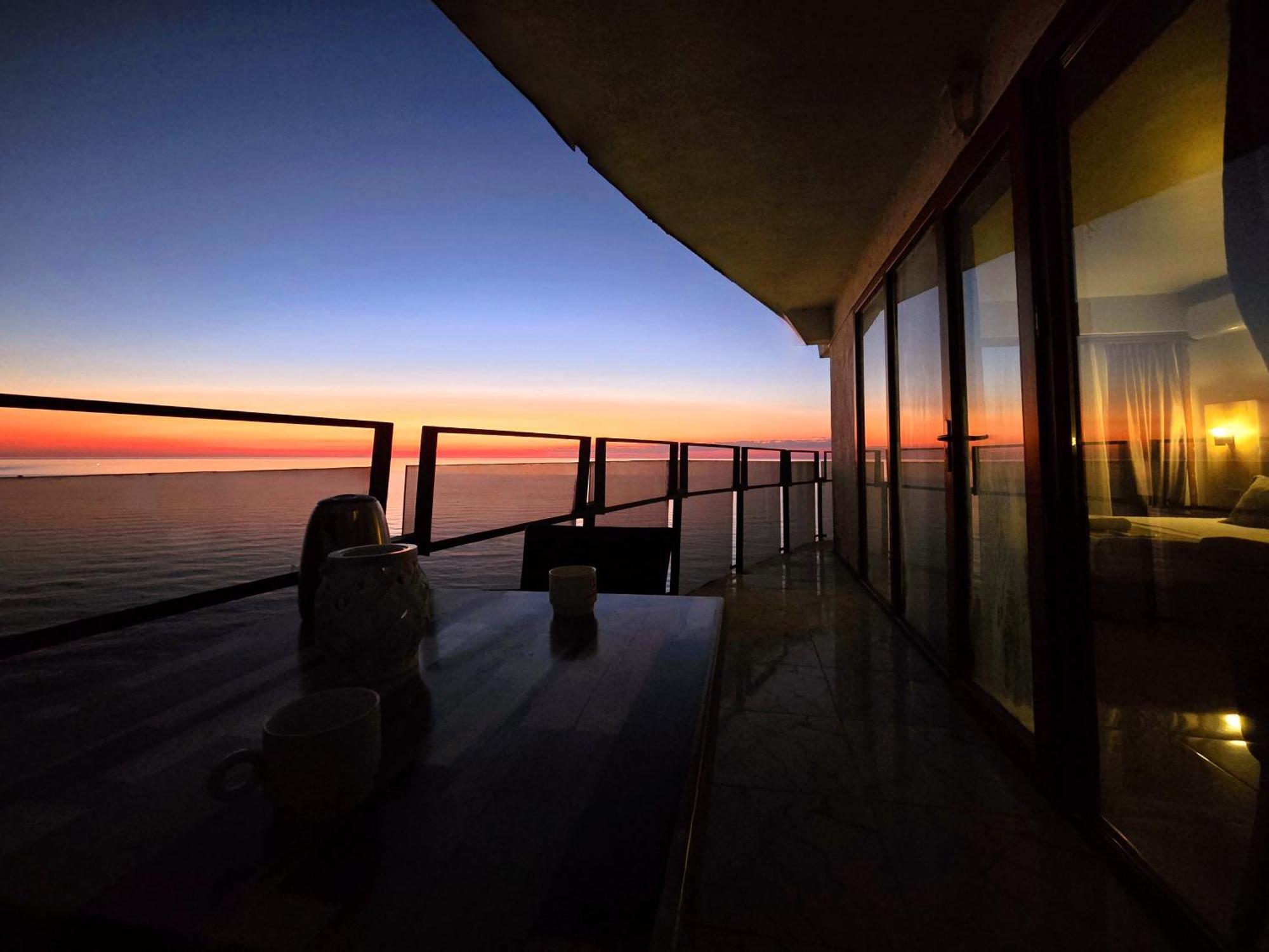 Ashtal Beach Hotel Батуми Экстерьер фото